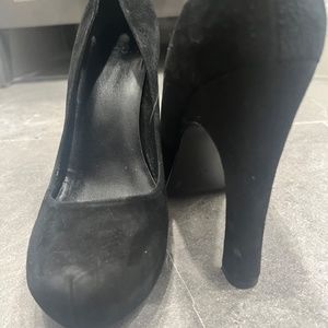 AQUA Black Suede Stiletto (7.5M)